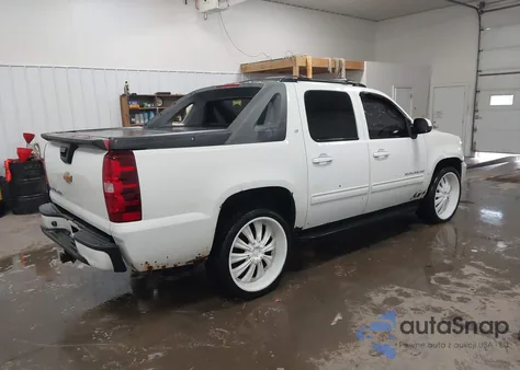 2010 Chevrolet Avalanche 1500 Lt1 z USA, uszkodzony, nr VIN 3GNVKFE00AG220397